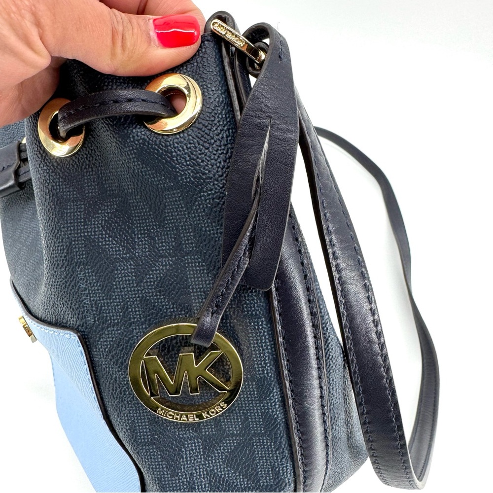 Michael Kors Greenwich Small Bucket Bag Crossbody Handbag In Blue EUC $298 - Picture 12 of 12